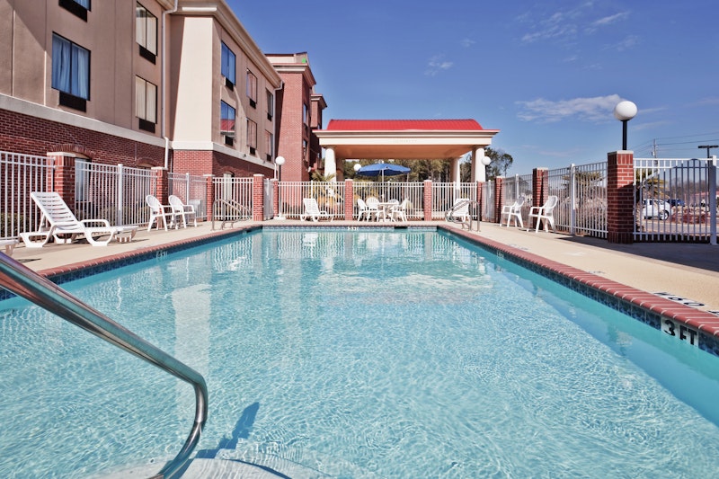 HOLIDAY INN EXPRESS STE FOREST