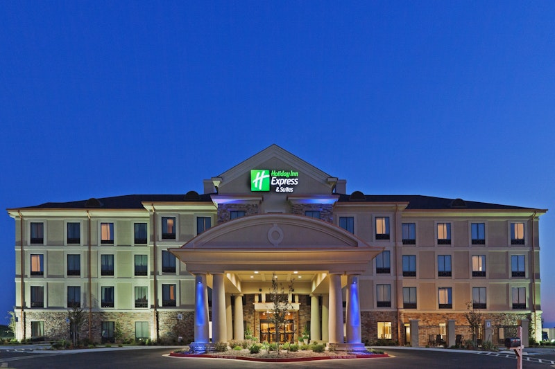 HOLIDAY INN EXP STES POTEAU CE