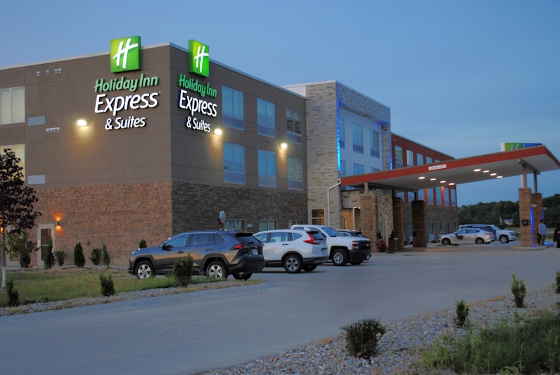 Holiday Inn Express and Suites Columbia City