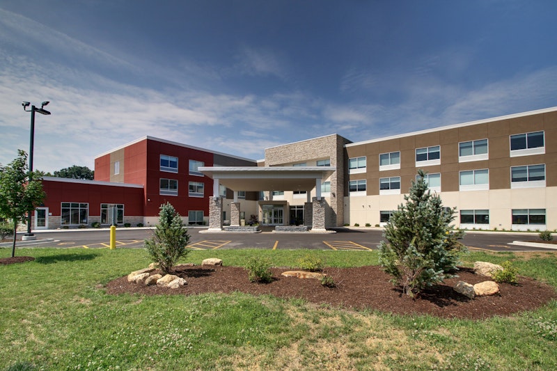 Holiday Inn Express and Suites Galesburg