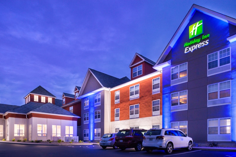 HOLIDAY INN EXPRESS MYSTIC