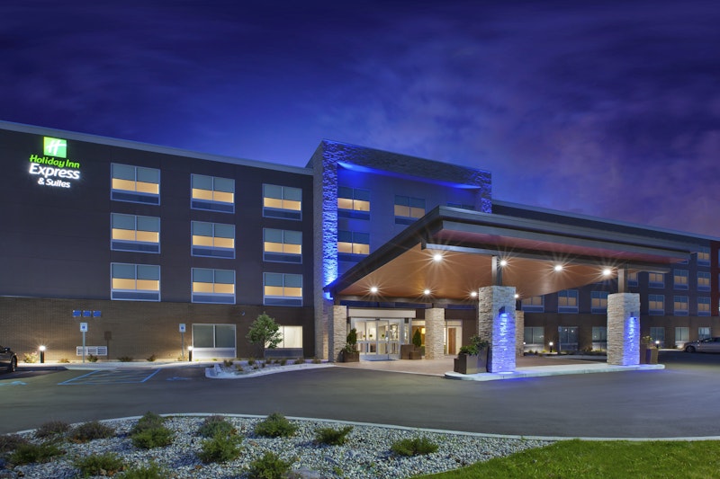 Holiday Inn Express and Suites Grand Rapids
