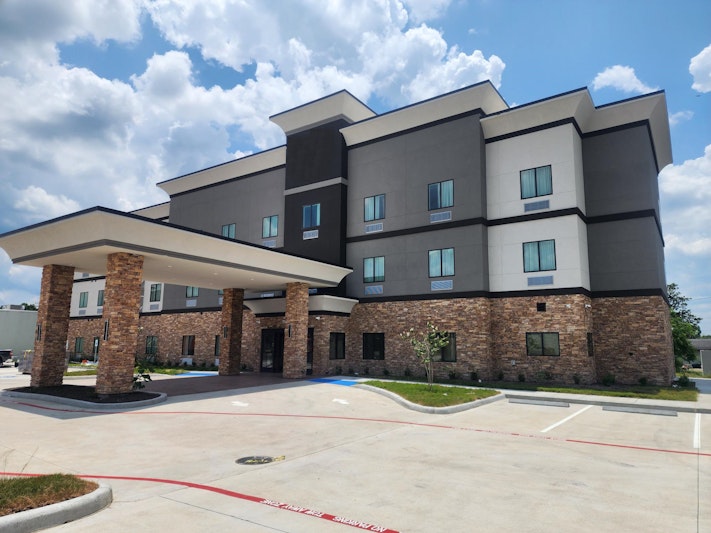 Holiday Inn Express and Suites Dayton – Highway 90