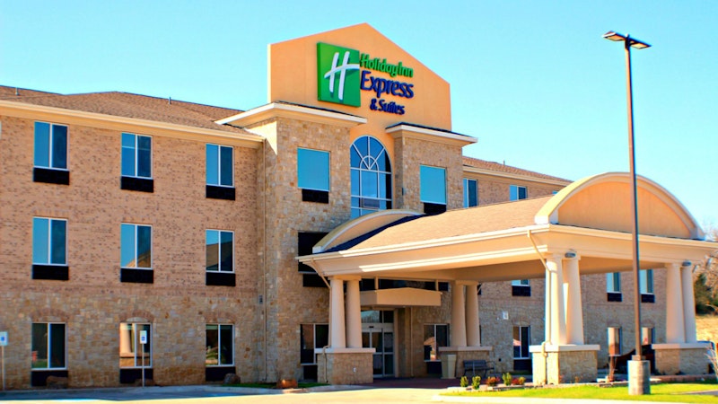 Holiday Inn Express and Suites Bonham