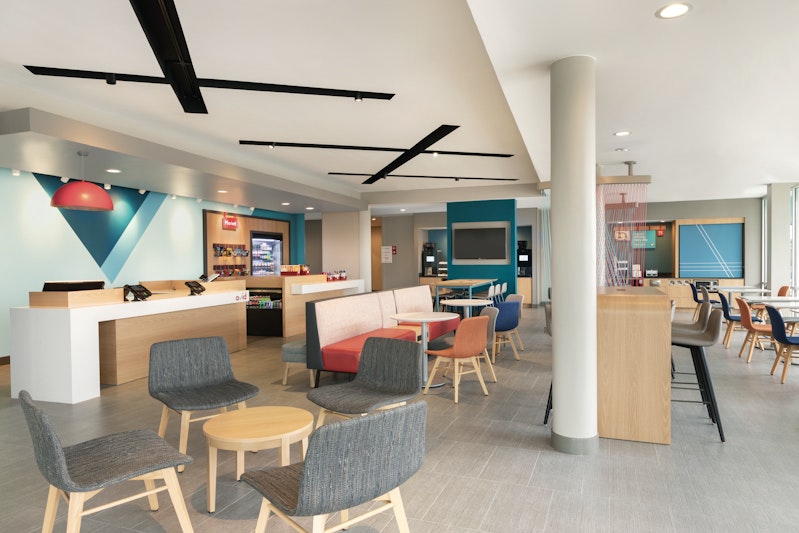 avid Hotels Ft Lauderdale Airport – Cruise