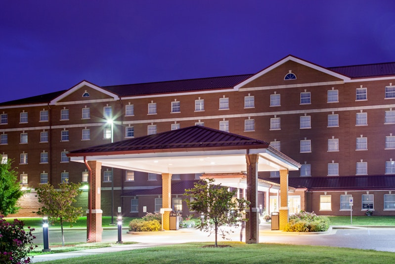 Holiday Inn Express – Military Newgarden Inn