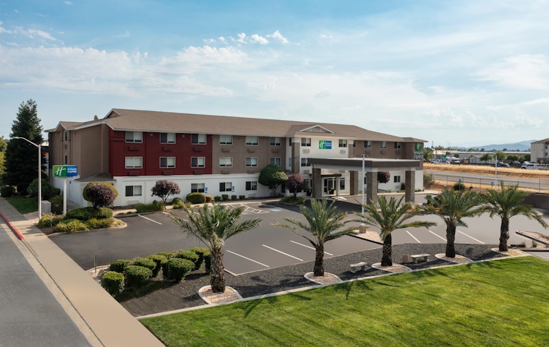 Holiday Inn Express Redding North – Shasta Lake