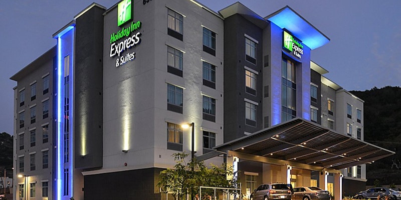 Holiday Inn Express and Suites Jacksonville-Camp LeJeune Area