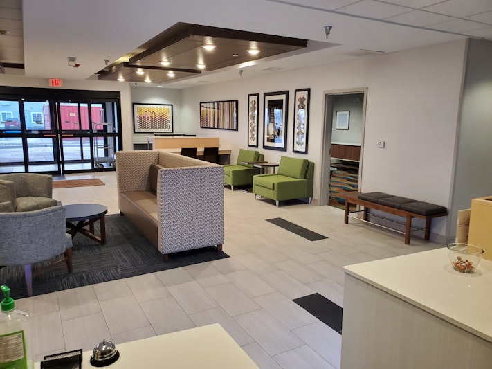 Holiday Inn Express and Suites Junction City
