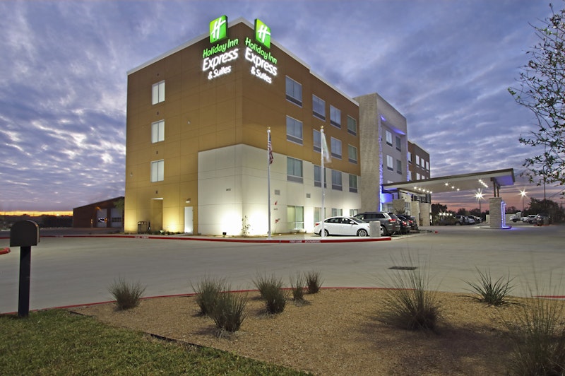 Holiday Inn Express and Suites Brookshire – Katy Freeway