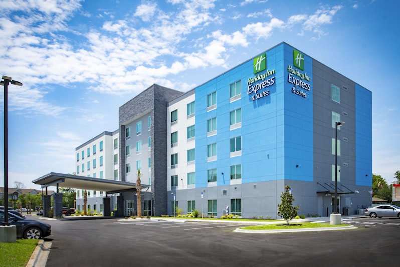 Holiday Inn Express and Suites Pensacola Airport North – I-10