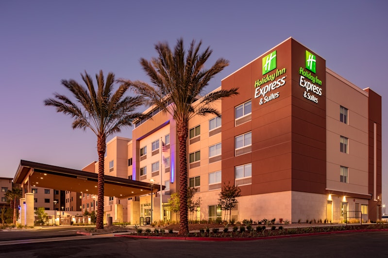Holiday Inn Express and Suites Moreno Valley – Riverside