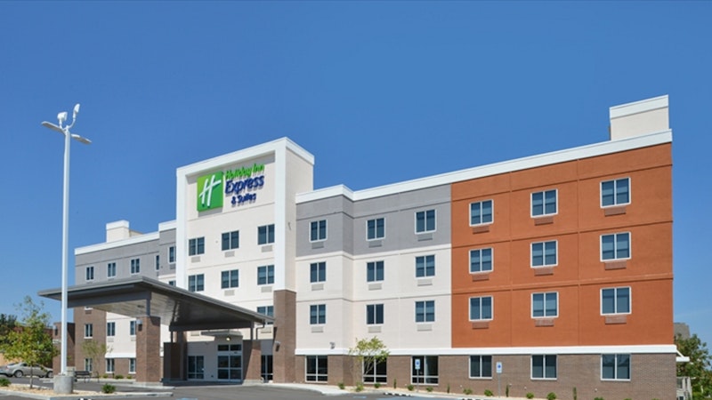 Holiday Inn Express and Suites Lexington East – Winchester Rd