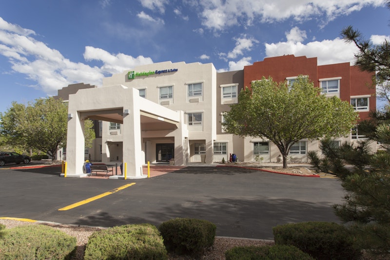 Holiday Inn Express and Suites Santa Fe