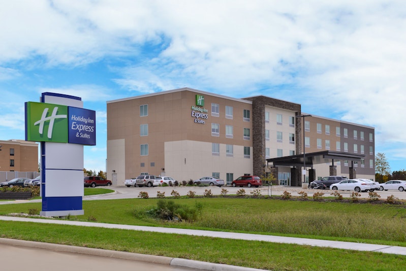 Holiday Inn Express and Suites Marshalltown