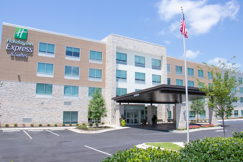 Holiday Inn Express and Suites Tuscaloosa East