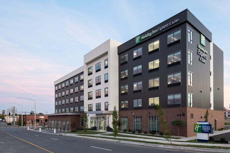 Holiday Inn Express and Suites Little Rock Downtown