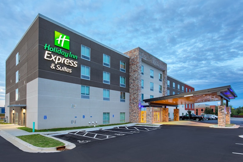 Holiday Inn Express and Suites La Grange – Louisville Area NE
