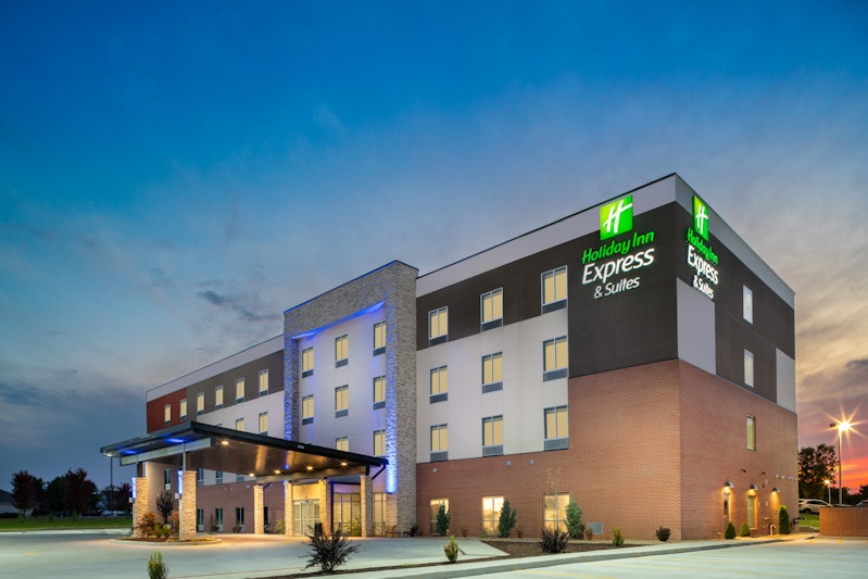 Holiday Inn Express and Suites St Peters