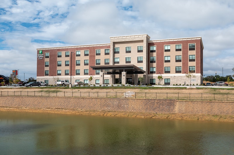 Holiday Inn Express and Suites Wentzville St Louis West