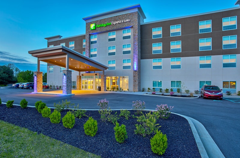Holiday Inn Express and Suites Lexington W – Versailles