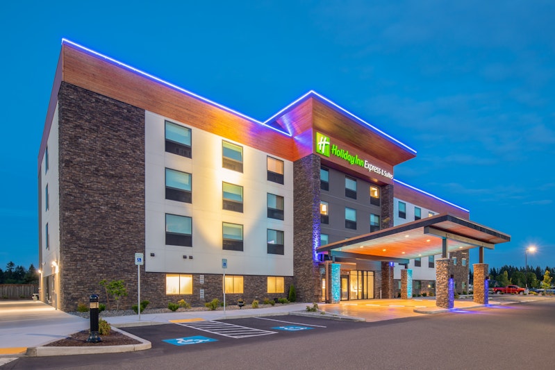 Holiday Inn Express and Suites Camas