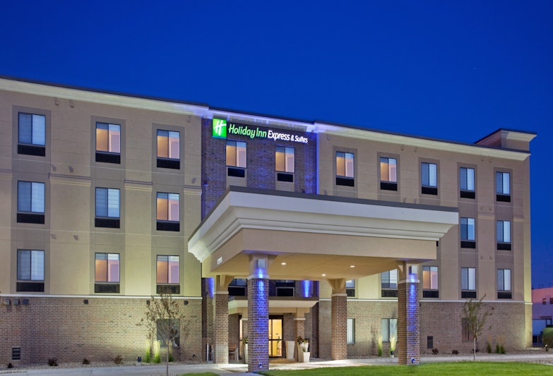 HOLIDAY INN EXP STES AIRPORT