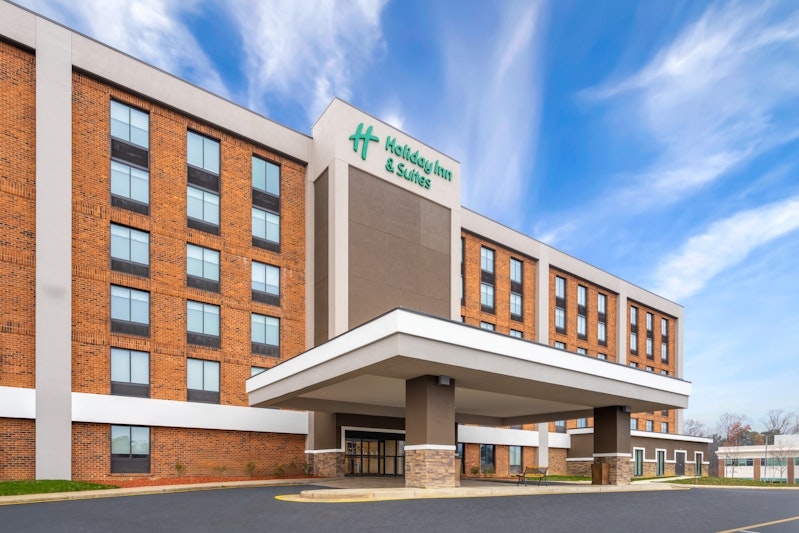 Holiday Inn Hotel and Suites Richmond – West End