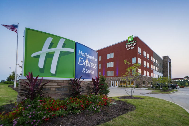Holiday Inn Express and Suites Southaven Central – Memphis