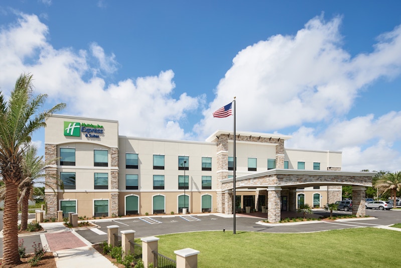 Holiday Inn Express and Suites Gulf Breeze – Pensacola Area