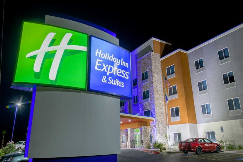 Holiday Inn Express and Suites Raymondville