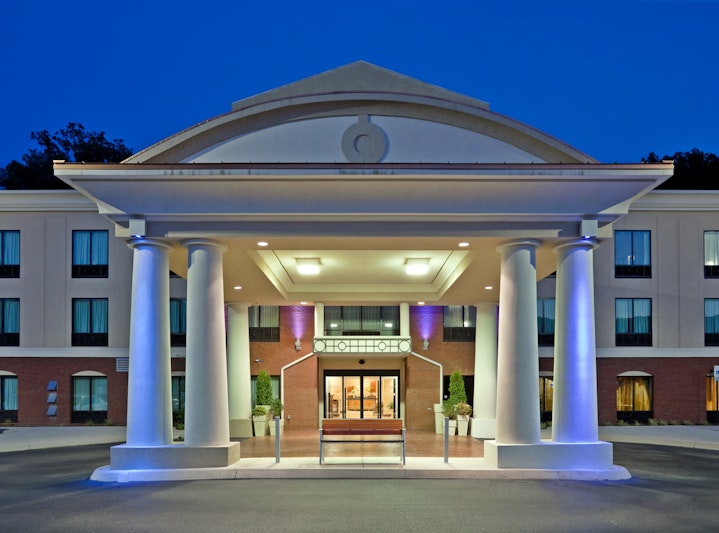 HOLIDAY INN EXP STES HARRIMAN