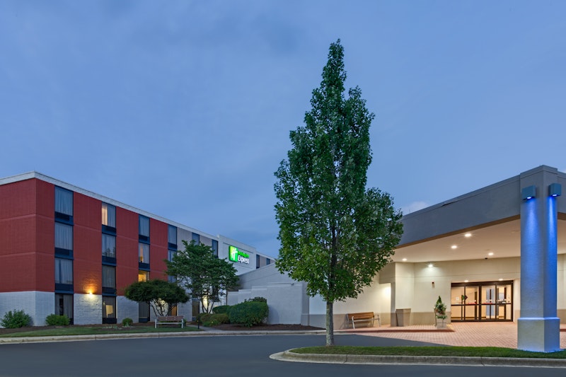 HOLIDAY INN EXPRESS WILKESBORO
