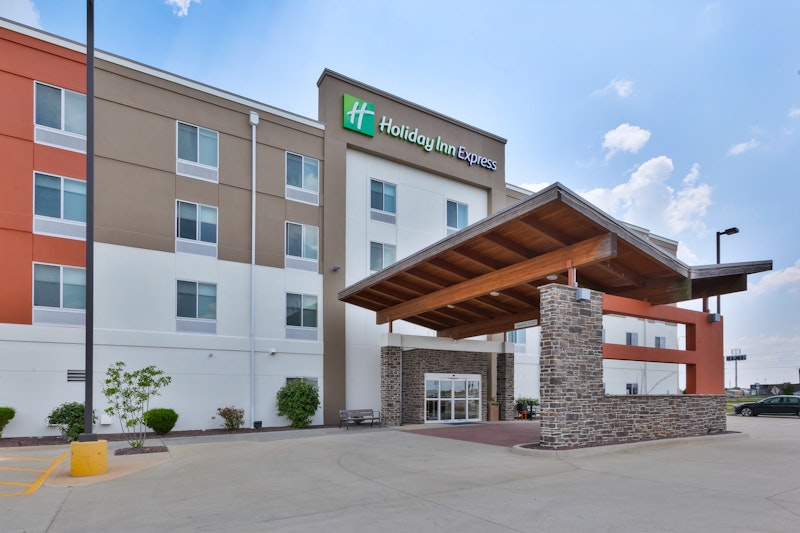 Holiday Inn Express and Suites Effingham