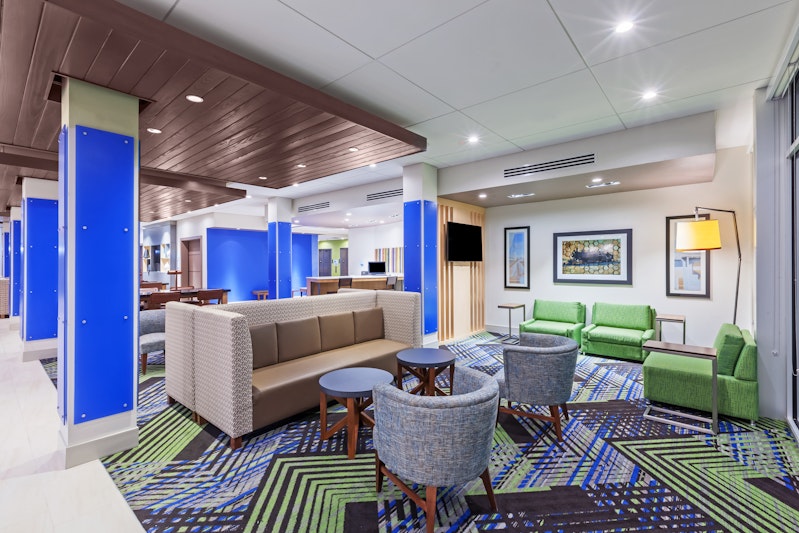 Holiday Inn Express and Suites Chanute