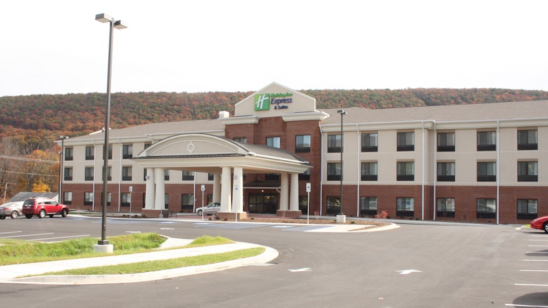 Holiday Inn Express and Suites La Vale – Cumberland