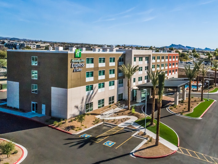 Holiday Inn Express and Suites Lake Havasu – London Bridge