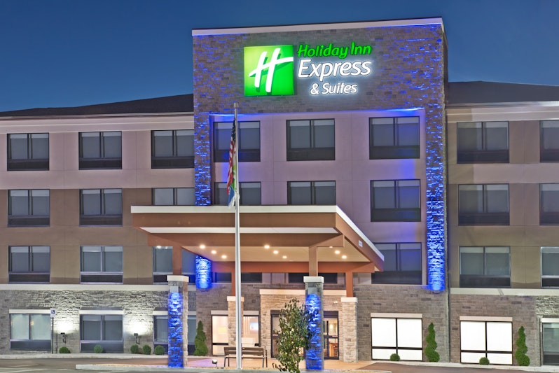 Holiday Inn Express and Suites UNIONTOWN