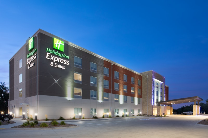Holiday Inn Express and Suites Sterling