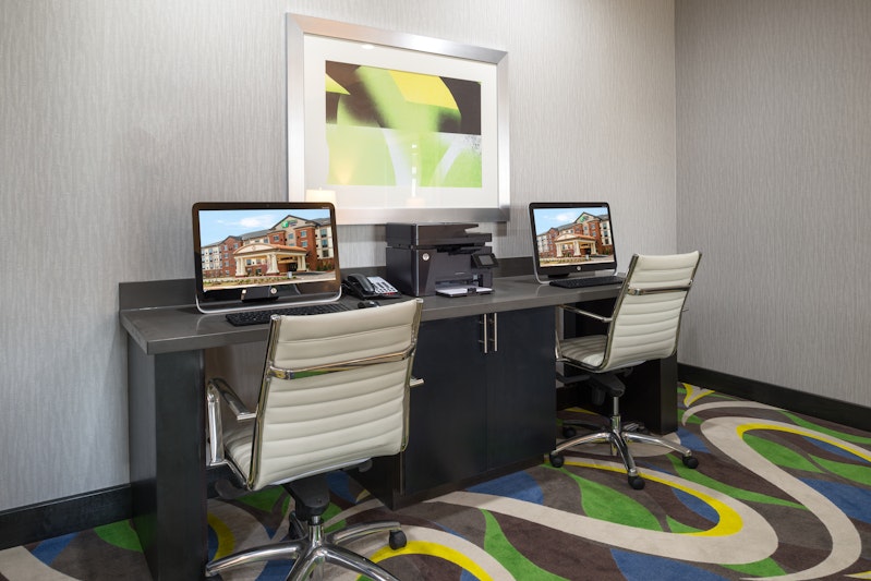 Holiday Inn Express and Suites Norman