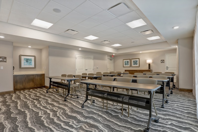 Staybridge Suites Overland Park-Kansas City Area