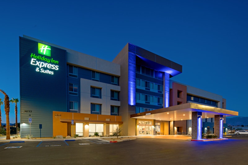 Holiday Inn Express and Suites Palm Desert – Millennium
