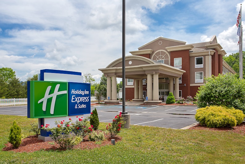 HOLIDAY INN EXP SUITES MURPHY