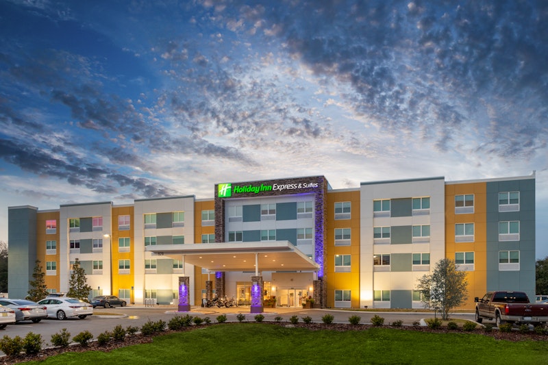Holiday Inn Express and Suites Wildwood – The Villages