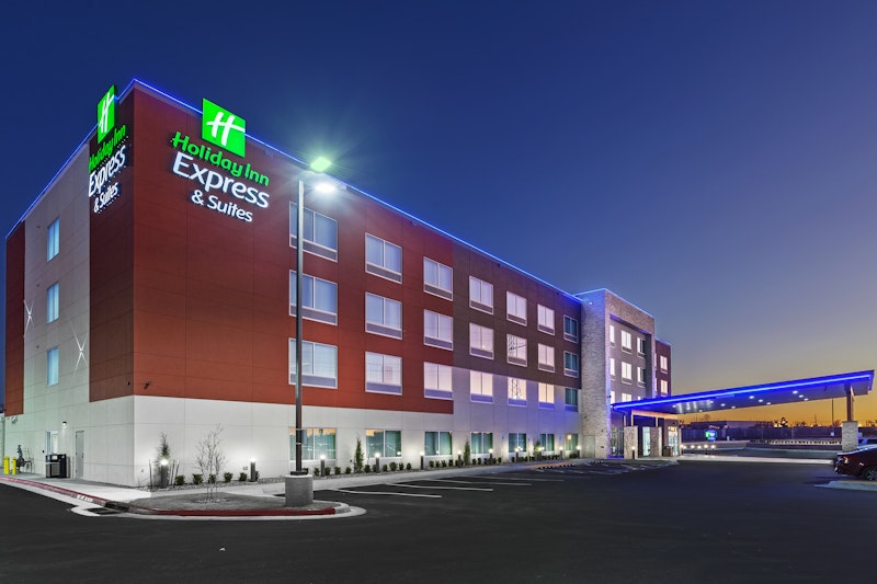 Holiday Inn Express and Suites Tulsa Northeast – Owasso