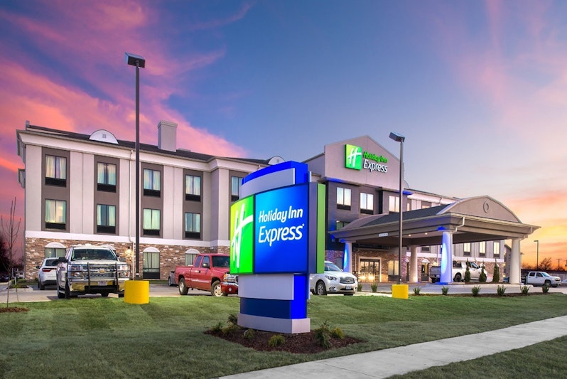 Holiday Inn Express Hutchinson West
