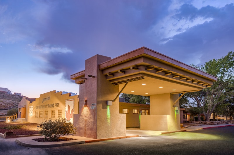 HOLIDAY INN CHINLE
