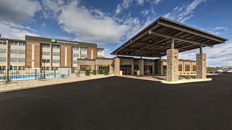 Holiday Inn Express Louisville Airport Expo Center