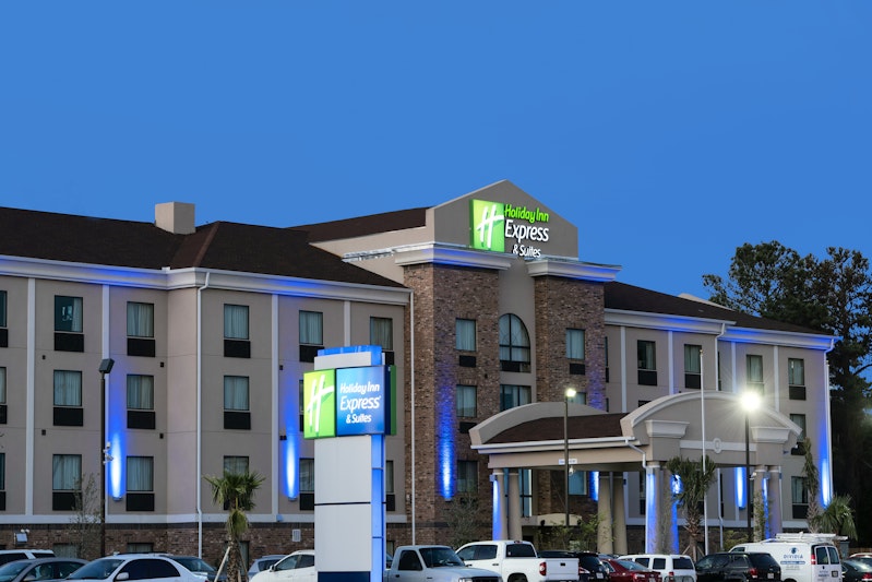 Holiday Inn Express & Suites Houston North – IAH Area