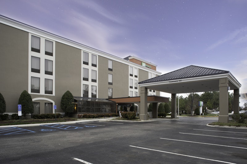HOLIDAY INN EXP CHESTER